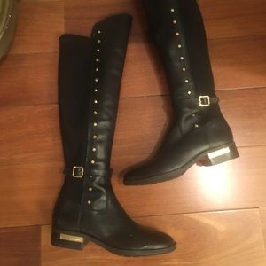 Trendy Leather boots, brand new. Never used, w box